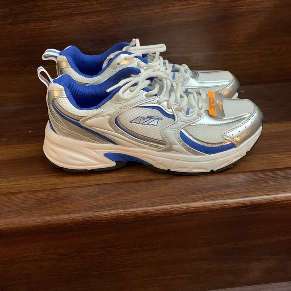 New Avia Women's Performance Sneakers Size 9. White Blue Lace Up Running Shoes - Picture 3 of 8